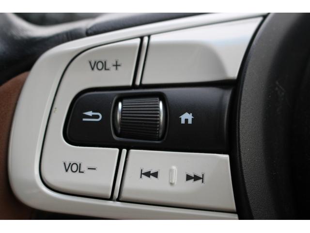 フィット ｅ：ＨＥＶリュクス　禁煙車　純正９インチナビ　バックカメラ　茶革ハーフレザー　シートヒーター　衝突軽減ブレーキ　アダクティブクルーズ　レーンキープ　純正１６インチアルミホイール　フルセグ　Ｂｌｕｅｔｏｏｔｈ接続　ＥＴＣ（53枚目）