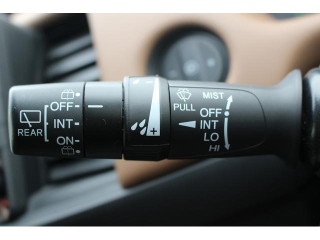 フィット ｅ：ＨＥＶリュクス　禁煙車　純正９インチナビ　バックカメラ　茶革ハーフレザー　シートヒーター　衝突軽減ブレーキ　アダクティブクルーズ　レーンキープ　純正１６インチアルミホイール　フルセグ　Ｂｌｕｅｔｏｏｔｈ接続　ＥＴＣ（55枚目）