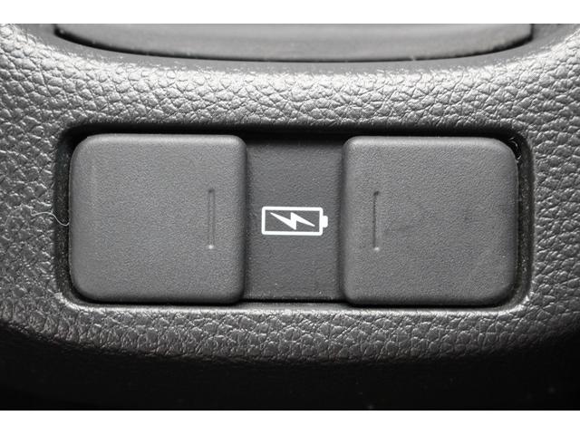 フィット ｅ：ＨＥＶリュクス　禁煙車　純正９インチナビ　バックカメラ　茶革ハーフレザー　シートヒーター　衝突軽減ブレーキ　アダクティブクルーズ　レーンキープ　純正１６インチアルミホイール　フルセグ　Ｂｌｕｅｔｏｏｔｈ接続　ＥＴＣ（66枚目）