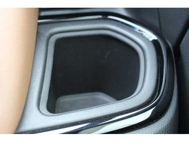 フィット ｅ：ＨＥＶリュクス　禁煙車　純正９インチナビ　バックカメラ　茶革ハーフレザー　シートヒーター　衝突軽減ブレーキ　アダクティブクルーズ　レーンキープ　純正１６インチアルミホイール　フルセグ　Ｂｌｕｅｔｏｏｔｈ接続　ＥＴＣ（68枚目）