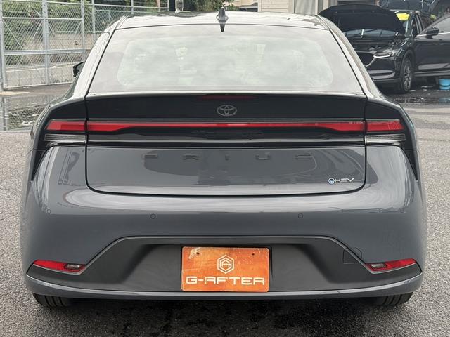 プリウス U 禁煙車 純正ディスプレイオーディオ フルセグ アラウンドビューカメラ トヨタセーフティシステム 運転支援システム ブラインドスポットモニター ステアリングヒーター シートヒーター ETC2.0(12枚目)