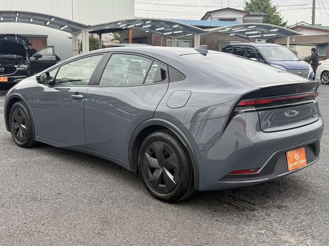 プリウス U 禁煙車 純正ディスプレイオーディオ フルセグ アラウンドビューカメラ トヨタセーフティシステム 運転支援システム ブラインドスポットモニター ステアリングヒーター シートヒーター ETC2.0(13枚目)