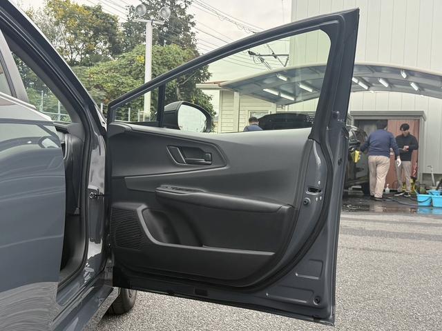 プリウス U 禁煙車 純正ディスプレイオーディオ フルセグ アラウンドビューカメラ トヨタセーフティシステム 運転支援システム ブラインドスポットモニター ステアリングヒーター シートヒーター ETC2.0(28枚目)