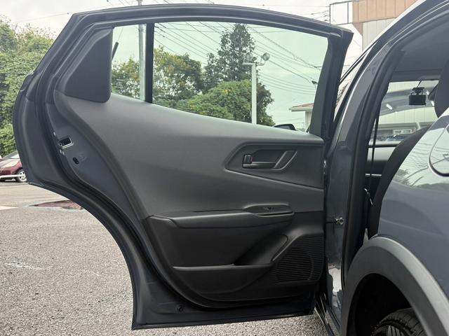 プリウス U 禁煙車 純正ディスプレイオーディオ フルセグ アラウンドビューカメラ トヨタセーフティシステム 運転支援システム ブラインドスポットモニター ステアリングヒーター シートヒーター ETC2.0(33枚目)