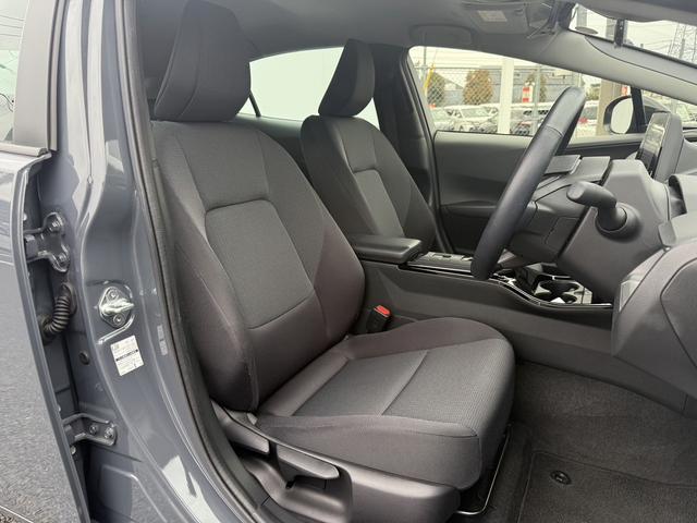 プリウス U 禁煙車 純正ディスプレイオーディオ フルセグ アラウンドビューカメラ トヨタセーフティシステム 運転支援システム ブラインドスポットモニター ステアリングヒーター シートヒーター ETC2.0(36枚目)