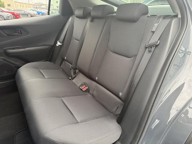 プリウス U 禁煙車 純正ディスプレイオーディオ フルセグ アラウンドビューカメラ トヨタセーフティシステム 運転支援システム ブラインドスポットモニター ステアリングヒーター シートヒーター ETC2.0(40枚目)