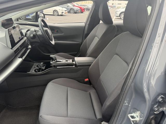 プリウス U 禁煙車 純正ディスプレイオーディオ フルセグ アラウンドビューカメラ トヨタセーフティシステム 運転支援システム ブラインドスポットモニター ステアリングヒーター シートヒーター ETC2.0(41枚目)