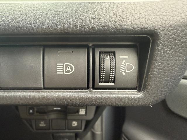 プリウス U 禁煙車 純正ディスプレイオーディオ フルセグ アラウンドビューカメラ トヨタセーフティシステム 運転支援システム ブラインドスポットモニター ステアリングヒーター シートヒーター ETC2.0(50枚目)