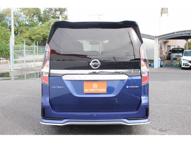 セレナ ｅ－パワー　オーテック　スポーツスペック　純正９インチナビ　後席モニター　フルセグＴＶ　セーフティパックＢ　アラウンドビュー　両側電動スライド　プロパイロット　アダプティブクルーズ　レーンキープアシスト　衝突軽減ブレーキ　ＥＴＣ　純正アルミ（12枚目）