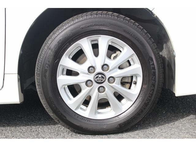 ヴォクシー ハイブリッドＸ　後期型　禁煙車　純正７インチナビ　バックカメラ　両側電動スライドドア　オートクルーズコントロール　ビルトインＥＴＣ　フルセグＴＶ　純正１５インチアルミホイール　衝突軽減ブレーキオートマチックハイビーム（14枚目）