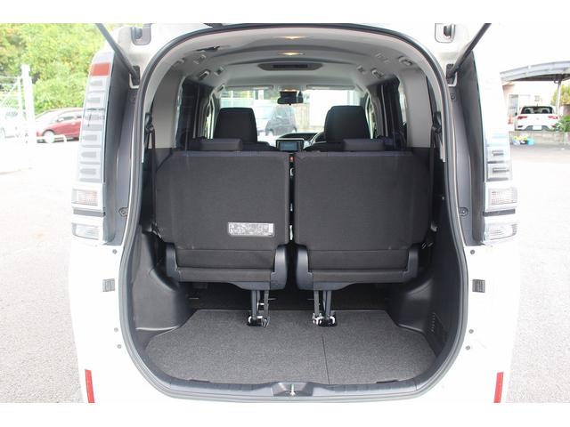 ヴォクシー ハイブリッドＸ　後期型　禁煙車　純正７インチナビ　バックカメラ　両側電動スライドドア　オートクルーズコントロール　ビルトインＥＴＣ　フルセグＴＶ　純正１５インチアルミホイール　衝突軽減ブレーキオートマチックハイビーム（20枚目）