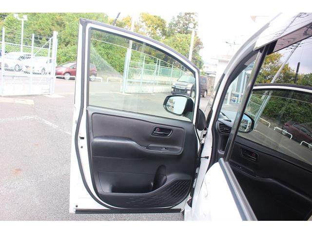 ヴォクシー ハイブリッドＸ　後期型　禁煙車　純正７インチナビ　バックカメラ　両側電動スライドドア　オートクルーズコントロール　ビルトインＥＴＣ　フルセグＴＶ　純正１５インチアルミホイール　衝突軽減ブレーキオートマチックハイビーム（42枚目）