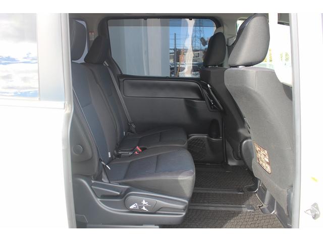 ヴォクシー ハイブリッドＸ　後期型　禁煙車　純正７インチナビ　バックカメラ　両側電動スライドドア　オートクルーズコントロール　ビルトインＥＴＣ　フルセグＴＶ　純正１５インチアルミホイール　衝突軽減ブレーキオートマチックハイビーム（44枚目）