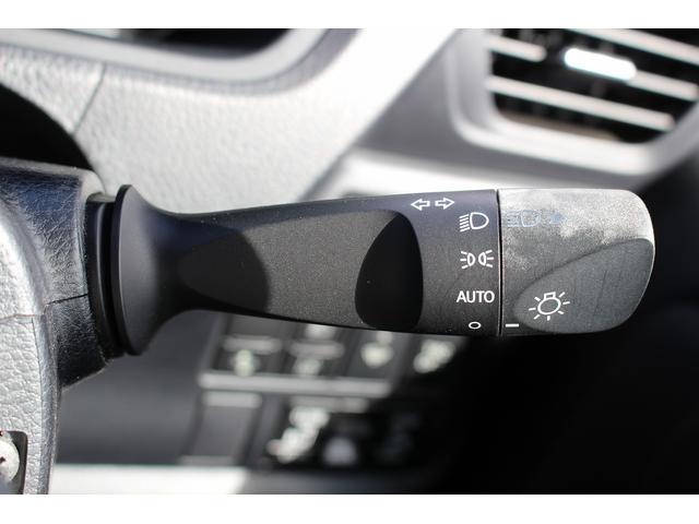 ヴォクシー ハイブリッドＸ　後期型　禁煙車　純正７インチナビ　バックカメラ　両側電動スライドドア　オートクルーズコントロール　ビルトインＥＴＣ　フルセグＴＶ　純正１５インチアルミホイール　衝突軽減ブレーキオートマチックハイビーム（54枚目）