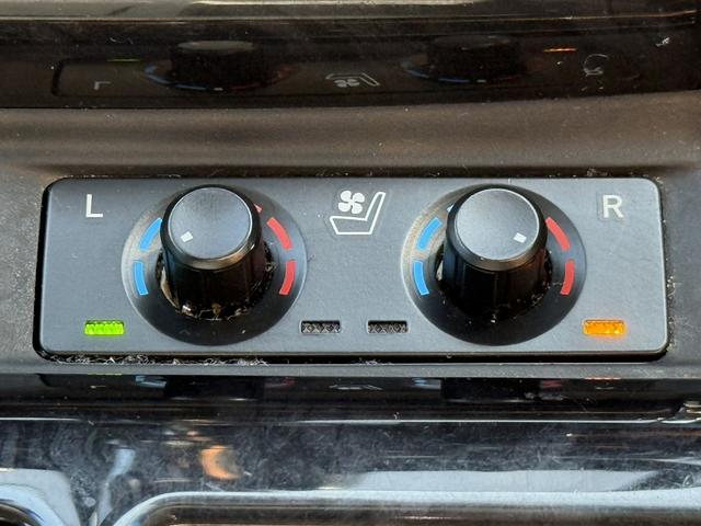 アルファード ２．５Ｓ　Ｃパッケージ　後期型　禁煙車　モデリスタフルエアロ　メーカー９インチナビ　フルセグ　黒革シート　バックカメラ　アダプティブルーズコントロール　両側電動スライドドア　電動リアゲート　ＥＴＣ　メモリー機能付パワーシート（8枚目）