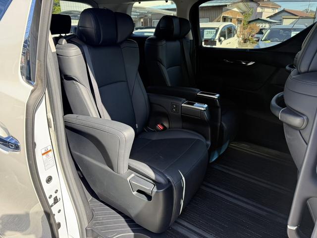 アルファード ２．５Ｓ　Ｃパッケージ　後期型　禁煙車　モデリスタフルエアロ　メーカー９インチナビ　フルセグ　黒革シート　バックカメラ　アダプティブルーズコントロール　両側電動スライドドア　電動リアゲート　ＥＴＣ　メモリー機能付パワーシート（17枚目）