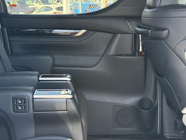 アルファード ２．５Ｓ　Ｃパッケージ　後期型　禁煙車　モデリスタフルエアロ　メーカー９インチナビ　フルセグ　黒革シート　バックカメラ　アダプティブルーズコントロール　両側電動スライドドア　電動リアゲート　ＥＴＣ　メモリー機能付パワーシート（37枚目）