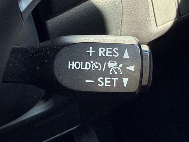 ハリアー エレガンス　純正９インチナビ　フルセグ　バックカメラ　アダクティブクルーズコントロール　ハーフレザー　ＥＴＣ　Ｂｌｕｅｔｏｏｔｈ　衝突軽減ブレーキ　パワーシート　レーンキープアシスト　純正フロアマット（6枚目）