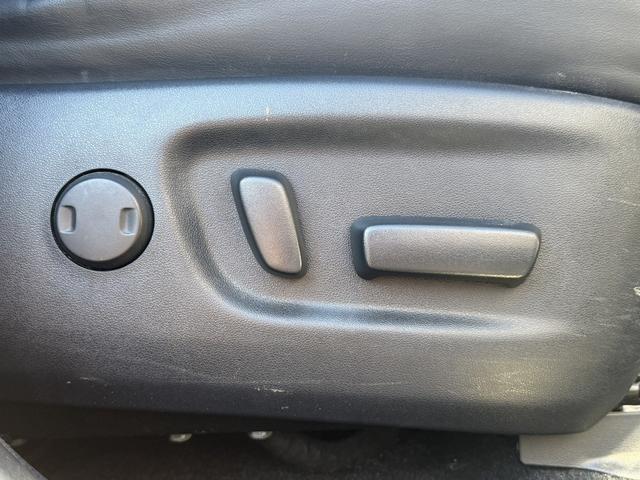 ハリアー エレガンス　純正９インチナビ　フルセグ　バックカメラ　アダクティブクルーズコントロール　ハーフレザー　ＥＴＣ　Ｂｌｕｅｔｏｏｔｈ　衝突軽減ブレーキ　パワーシート　レーンキープアシスト　純正フロアマット（7枚目）