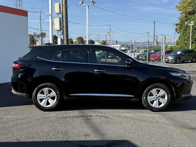 ハリアー エレガンス　純正９インチナビ　フルセグ　バックカメラ　アダクティブクルーズコントロール　ハーフレザー　ＥＴＣ　Ｂｌｕｅｔｏｏｔｈ　衝突軽減ブレーキ　パワーシート　レーンキープアシスト　純正フロアマット（9枚目）