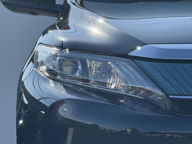 ハリアー エレガンス　純正９インチナビ　フルセグ　バックカメラ　アダクティブクルーズコントロール　ハーフレザー　ＥＴＣ　Ｂｌｕｅｔｏｏｔｈ　衝突軽減ブレーキ　パワーシート　レーンキープアシスト　純正フロアマット（12枚目）