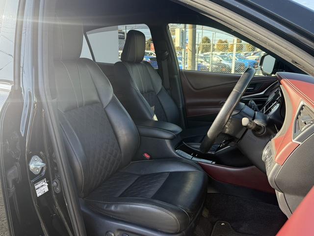 ハリアー エレガンス　純正９インチナビ　フルセグ　バックカメラ　アダクティブクルーズコントロール　ハーフレザー　ＥＴＣ　Ｂｌｕｅｔｏｏｔｈ　衝突軽減ブレーキ　パワーシート　レーンキープアシスト　純正フロアマット（15枚目）