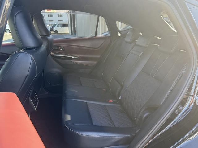 ハリアー エレガンス　純正９インチナビ　フルセグ　バックカメラ　アダクティブクルーズコントロール　ハーフレザー　ＥＴＣ　Ｂｌｕｅｔｏｏｔｈ　衝突軽減ブレーキ　パワーシート　レーンキープアシスト　純正フロアマット（42枚目）