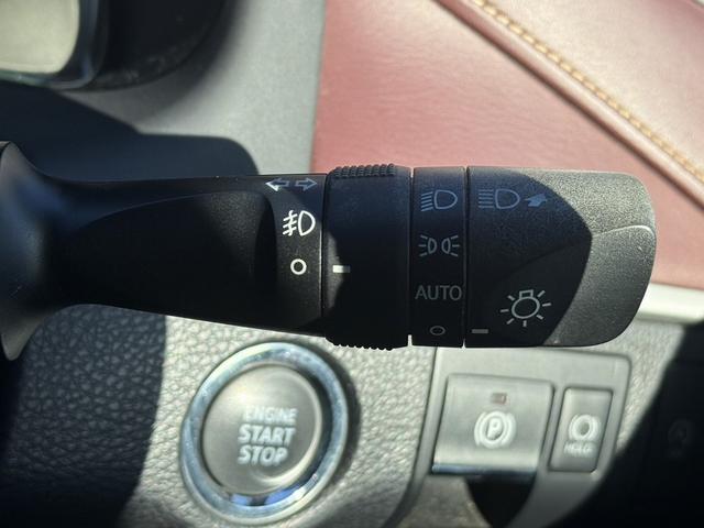 ハリアー エレガンス　純正９インチナビ　フルセグ　バックカメラ　アダクティブクルーズコントロール　ハーフレザー　ＥＴＣ　Ｂｌｕｅｔｏｏｔｈ　衝突軽減ブレーキ　パワーシート　レーンキープアシスト　純正フロアマット（45枚目）