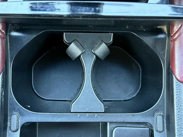 ハリアー エレガンス　純正９インチナビ　フルセグ　バックカメラ　アダクティブクルーズコントロール　ハーフレザー　ＥＴＣ　Ｂｌｕｅｔｏｏｔｈ　衝突軽減ブレーキ　パワーシート　レーンキープアシスト　純正フロアマット（52枚目）