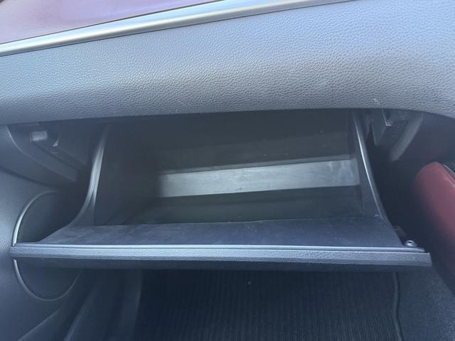 ハリアー エレガンス　純正９インチナビ　フルセグ　バックカメラ　アダクティブクルーズコントロール　ハーフレザー　ＥＴＣ　Ｂｌｕｅｔｏｏｔｈ　衝突軽減ブレーキ　パワーシート　レーンキープアシスト　純正フロアマット（57枚目）