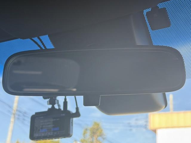 ハリアー エレガンス　純正９インチナビ　フルセグ　バックカメラ　アダクティブクルーズコントロール　ハーフレザー　ＥＴＣ　Ｂｌｕｅｔｏｏｔｈ　衝突軽減ブレーキ　パワーシート　レーンキープアシスト　純正フロアマット（60枚目）