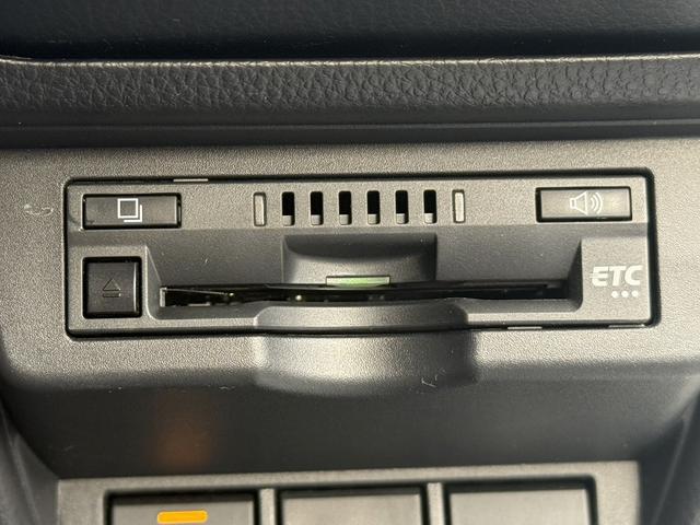 プリウス X 純正9インチナビ フルセグ バックカメラ 衝突軽減ブレーキ アダクティブクルーズコントロール レーンキープアシスト ETC レーンアシスト クリアランスソナー オートマチックハイビーム 100V電源(7枚目)