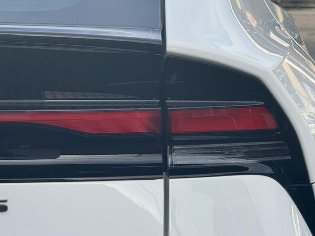 プリウス X 純正9インチナビ フルセグ バックカメラ 衝突軽減ブレーキ アダクティブクルーズコントロール レーンキープアシスト ETC レーンアシスト クリアランスソナー オートマチックハイビーム 100V電源(13枚目)