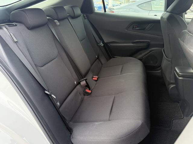 プリウス X 純正9インチナビ フルセグ バックカメラ 衝突軽減ブレーキ アダクティブクルーズコントロール レーンキープアシスト ETC レーンアシスト クリアランスソナー オートマチックハイビーム 100V電源(16枚目)