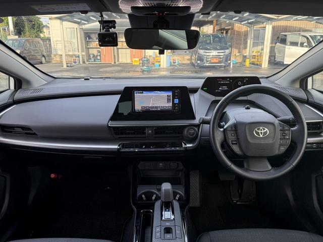 プリウス X 純正9インチナビ フルセグ バックカメラ 衝突軽減ブレーキ アダクティブクルーズコントロール レーンキープアシスト ETC レーンアシスト クリアランスソナー オートマチックハイビーム 100V電源(17枚目)