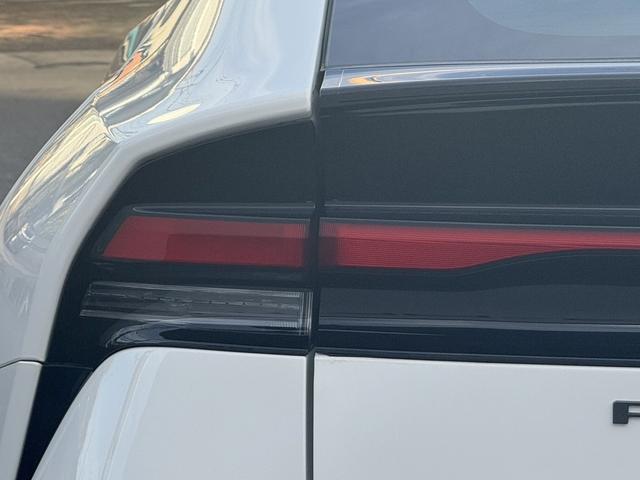 プリウス X 純正9インチナビ フルセグ バックカメラ 衝突軽減ブレーキ アダクティブクルーズコントロール レーンキープアシスト ETC レーンアシスト クリアランスソナー オートマチックハイビーム 100V電源(28枚目)