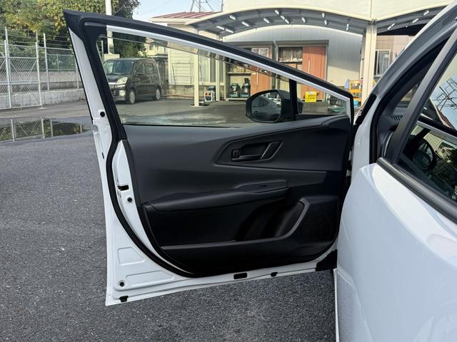 プリウス X 純正9インチナビ フルセグ バックカメラ 衝突軽減ブレーキ アダクティブクルーズコントロール レーンキープアシスト ETC レーンアシスト クリアランスソナー オートマチックハイビーム 100V電源(39枚目)