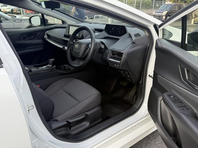 プリウス X 純正9インチナビ フルセグ バックカメラ 衝突軽減ブレーキ アダクティブクルーズコントロール レーンキープアシスト ETC レーンアシスト クリアランスソナー オートマチックハイビーム 100V電源(40枚目)