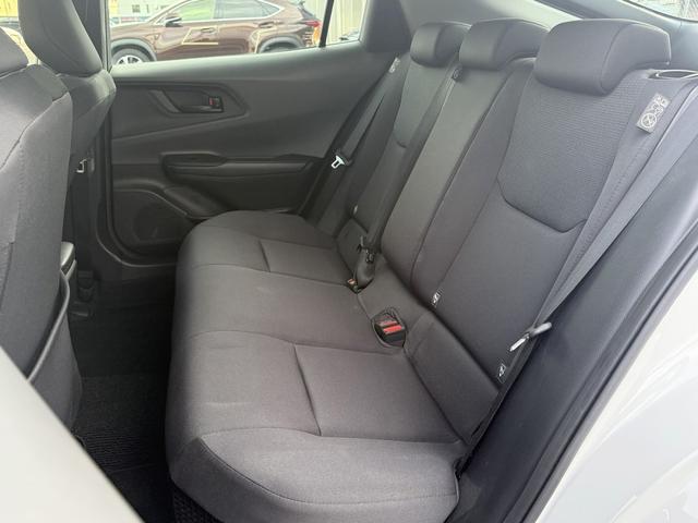 プリウス X 純正9インチナビ フルセグ バックカメラ 衝突軽減ブレーキ アダクティブクルーズコントロール レーンキープアシスト ETC レーンアシスト クリアランスソナー オートマチックハイビーム 100V電源(43枚目)