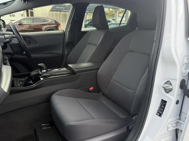 プリウス X 純正9インチナビ フルセグ バックカメラ 衝突軽減ブレーキ アダクティブクルーズコントロール レーンキープアシスト ETC レーンアシスト クリアランスソナー オートマチックハイビーム 100V電源(45枚目)