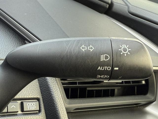 プリウス X 純正9インチナビ フルセグ バックカメラ 衝突軽減ブレーキ アダクティブクルーズコントロール レーンキープアシスト ETC レーンアシスト クリアランスソナー オートマチックハイビーム 100V電源(48枚目)