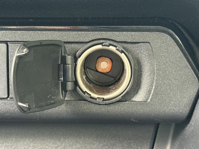 プリウス X 純正9インチナビ フルセグ バックカメラ 衝突軽減ブレーキ アダクティブクルーズコントロール レーンキープアシスト ETC レーンアシスト クリアランスソナー オートマチックハイビーム 100V電源(53枚目)