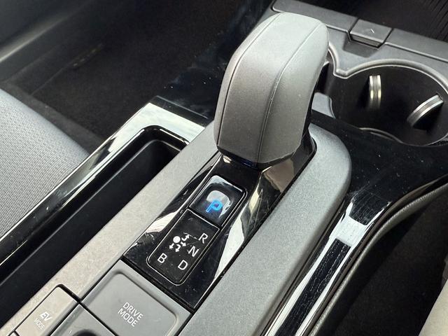 プリウス X 純正9インチナビ フルセグ バックカメラ 衝突軽減ブレーキ アダクティブクルーズコントロール レーンキープアシスト ETC レーンアシスト クリアランスソナー オートマチックハイビーム 100V電源(59枚目)