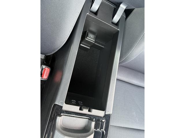 プリウス X 純正9インチナビ フルセグ バックカメラ 衝突軽減ブレーキ アダクティブクルーズコントロール レーンキープアシスト ETC レーンアシスト クリアランスソナー オートマチックハイビーム 100V電源(60枚目)