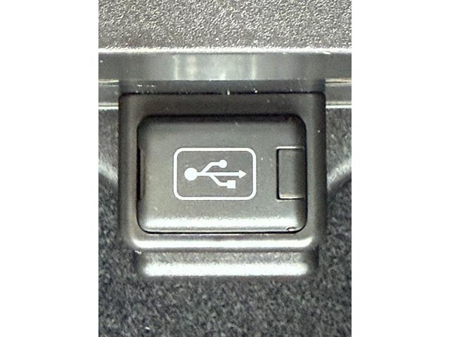 プリウス X 純正9インチナビ フルセグ バックカメラ 衝突軽減ブレーキ アダクティブクルーズコントロール レーンキープアシスト ETC レーンアシスト クリアランスソナー オートマチックハイビーム 100V電源(62枚目)