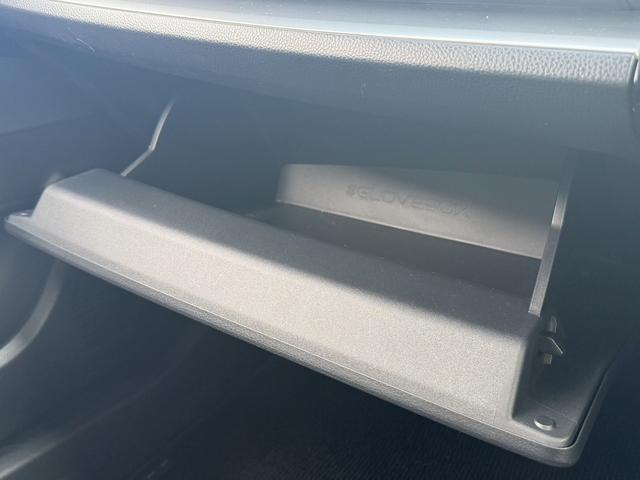 プリウス X 純正9インチナビ フルセグ バックカメラ 衝突軽減ブレーキ アダクティブクルーズコントロール レーンキープアシスト ETC レーンアシスト クリアランスソナー オートマチックハイビーム 100V電源(63枚目)