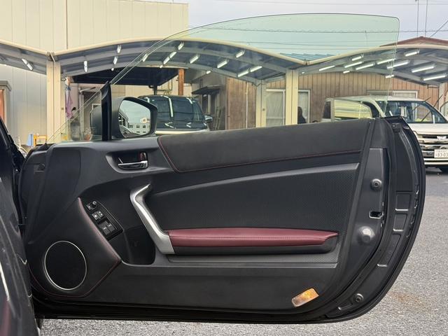 BRZ STI スポーツ 禁煙車 ワンオーナー 6速MT 社外ナビ ワンセグ バックカメラ オートクルーズコントロール ボルドー革アルカンターラコンビシート STIマフラー BREMBO 純正18インチAW シートヒーター(28枚目)