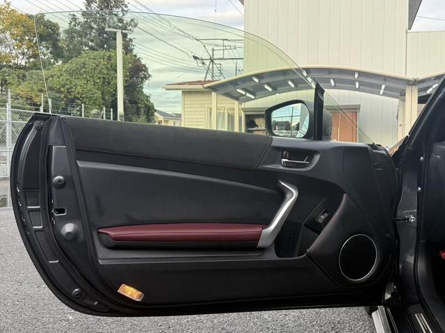 BRZ STI スポーツ 禁煙車 ワンオーナー 6速MT 社外ナビ ワンセグ バックカメラ オートクルーズコントロール ボルドー革アルカンターラコンビシート STIマフラー BREMBO 純正18インチAW シートヒーター(31枚目)