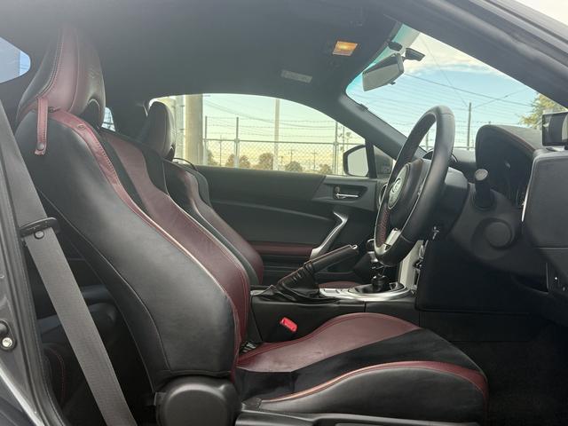 BRZ STI スポーツ 禁煙車 ワンオーナー 6速MT 社外ナビ ワンセグ バックカメラ オートクルーズコントロール ボルドー革アルカンターラコンビシート STIマフラー BREMBO 純正18インチAW シートヒーター(32枚目)