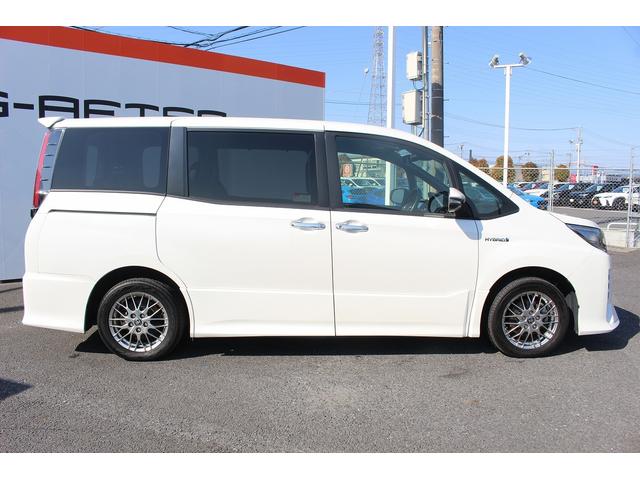 ノア ハイブリッドSi ダブルバイビーII 禁煙車 両側電動スライドドア 純正ナビ フルセグ シートヒーター オートクルーズ 衝突軽減ブレーキ LEDヘッドライト ETC ハーフレザー オートマチックハイビーム レーンディバーチヤーアラート(9枚目)